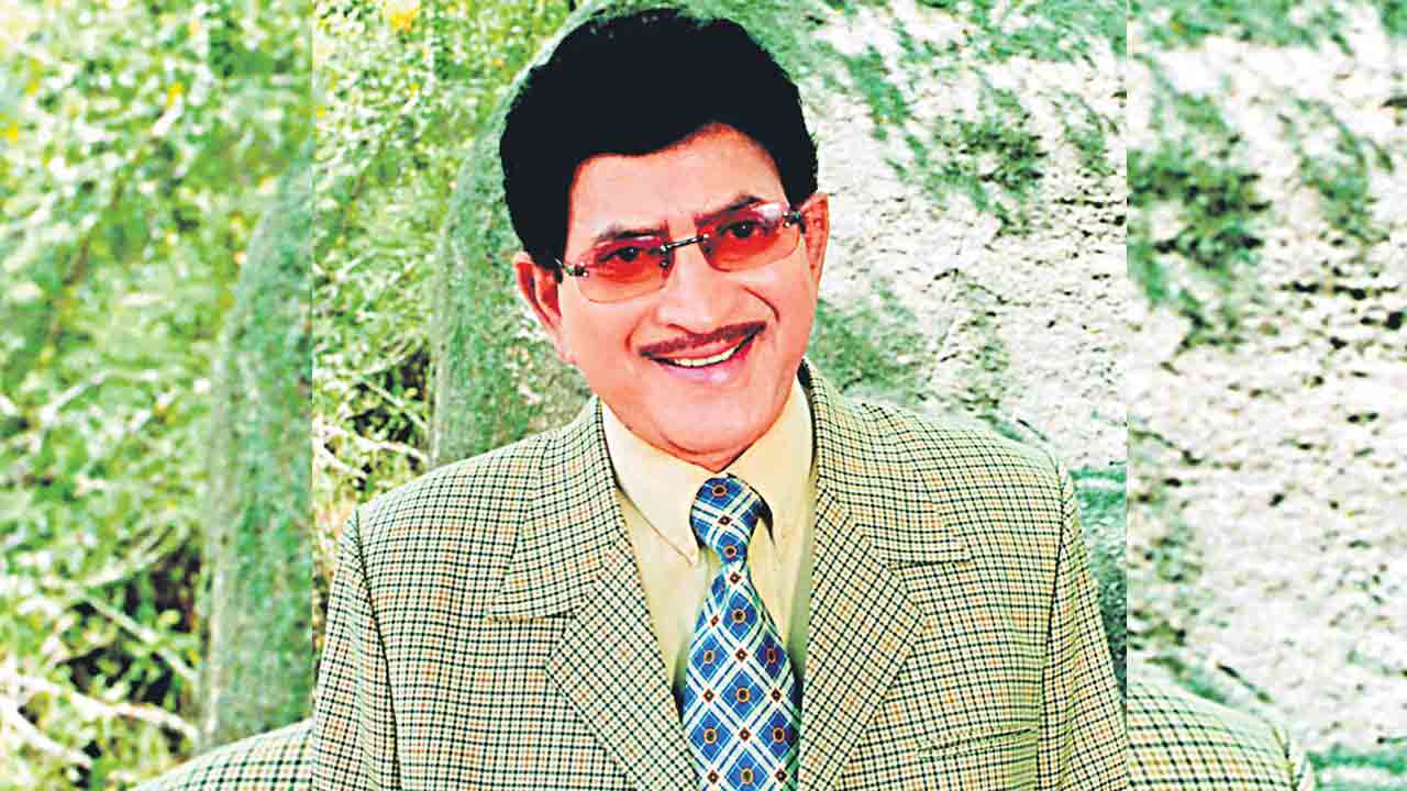 అజాతశత్రువుగా, సహృదయుడిగా, సౌమ్యుడిగా పేరు తెచ్చుకున్న కృష్ణ..  అందరికంటే మొనగాడు