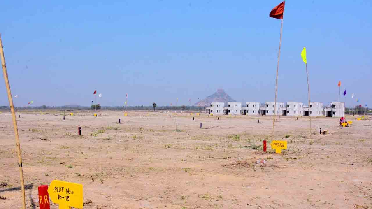 శ్రీవల్లి టౌన్‌షిప్‌ ప్లాట్లకు అనూహ్య స్పందన