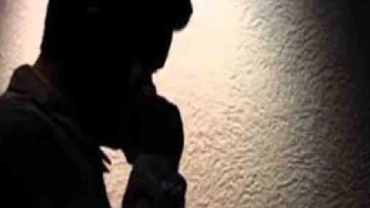 ఉత్తుత్తి బాంబ్ ఫోన్కాల్.!
