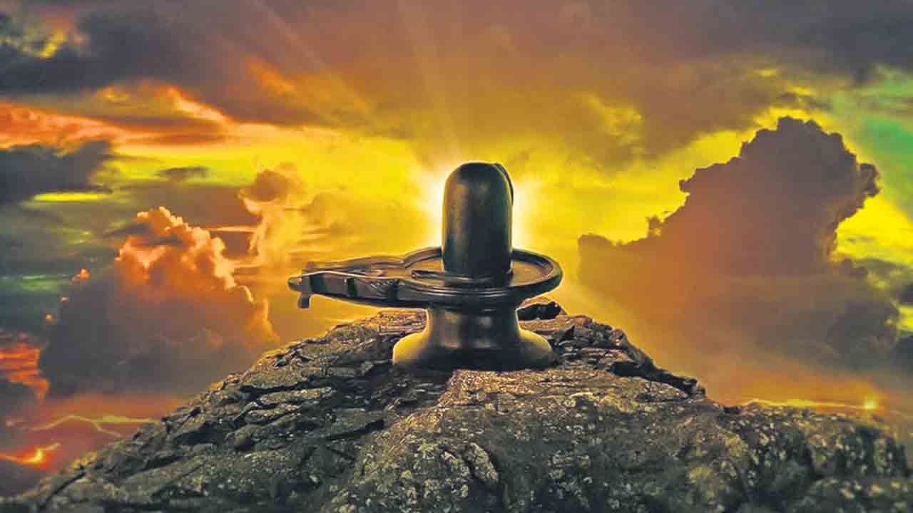 శివలింగం భిన్నమైతే..