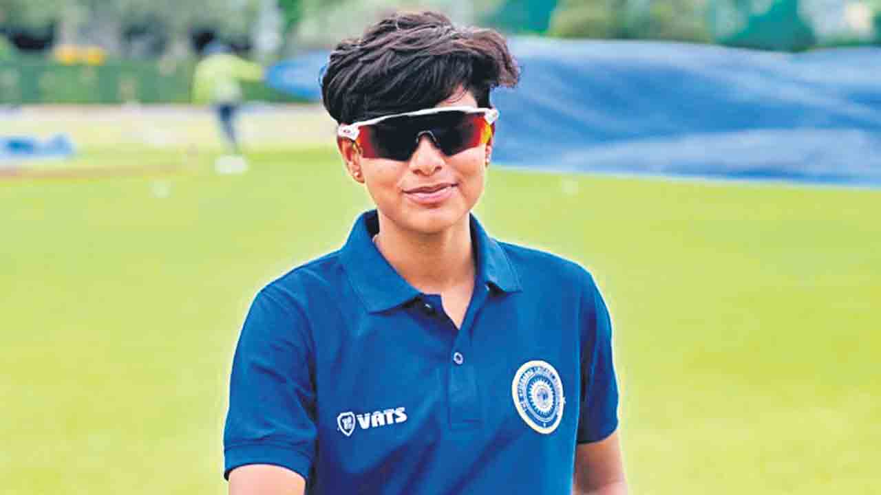 మహీ బాటలో మమత.. నిలకడగా రాణిస్తున్న హైదరాబాద్‌ క్రికెటర్‌