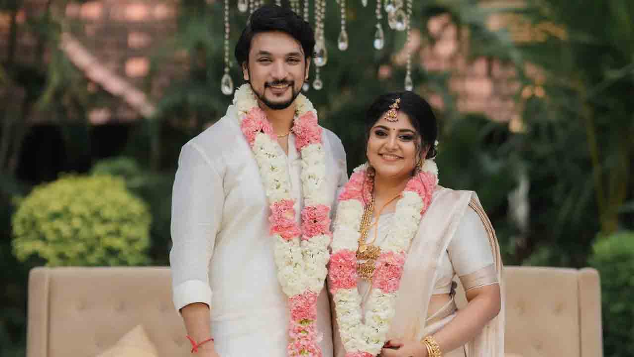Manjima Mohan-goutham Karthik | వివాహ బంధంతో ఒక్కటైన కోలీవుడ్‌ స్టార్ జంట..!
