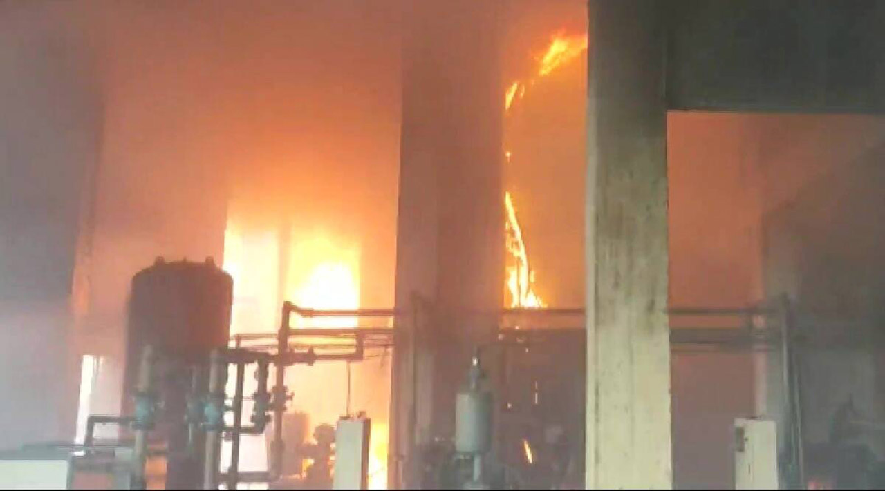 Uttarpradesh | మీర‌ట్‌లోని చక్కెర ఫ్యాక్ట‌రీలో భారీ అగ్ని ప్ర‌మాదం.. చీఫ్ ఇంజ‌నీర్ మృతి