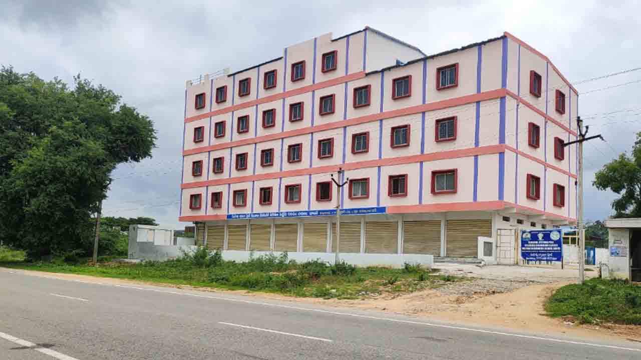 అభివృద్ధిలో ఆదర్శంగా నిలవాలి