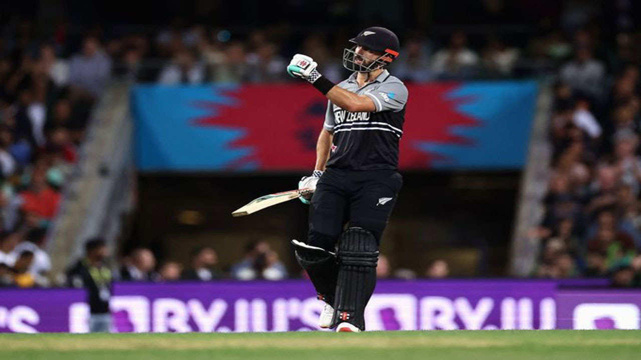 మిచెల్ హాఫ్ సెంచ‌రీ.. పాక్ టార్గెట్ 153