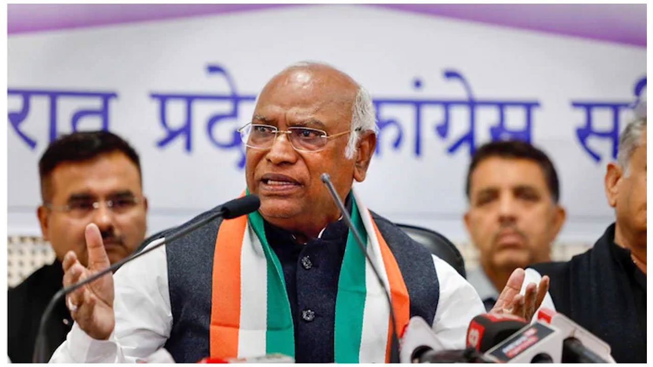 గుజ‌రాత్ పోరు | రావ‌ణుడిలా మోదీకి వంద‌ త‌ల‌లున్నాయా..? : మ‌ల్లికార్జున్‌ ఖ‌ర్గే