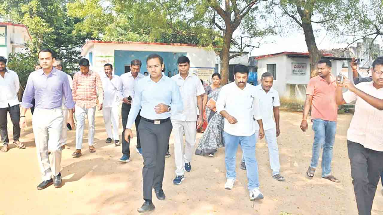 పకడ్బందీగా ఓటరు నమోదు చేపట్టాలి