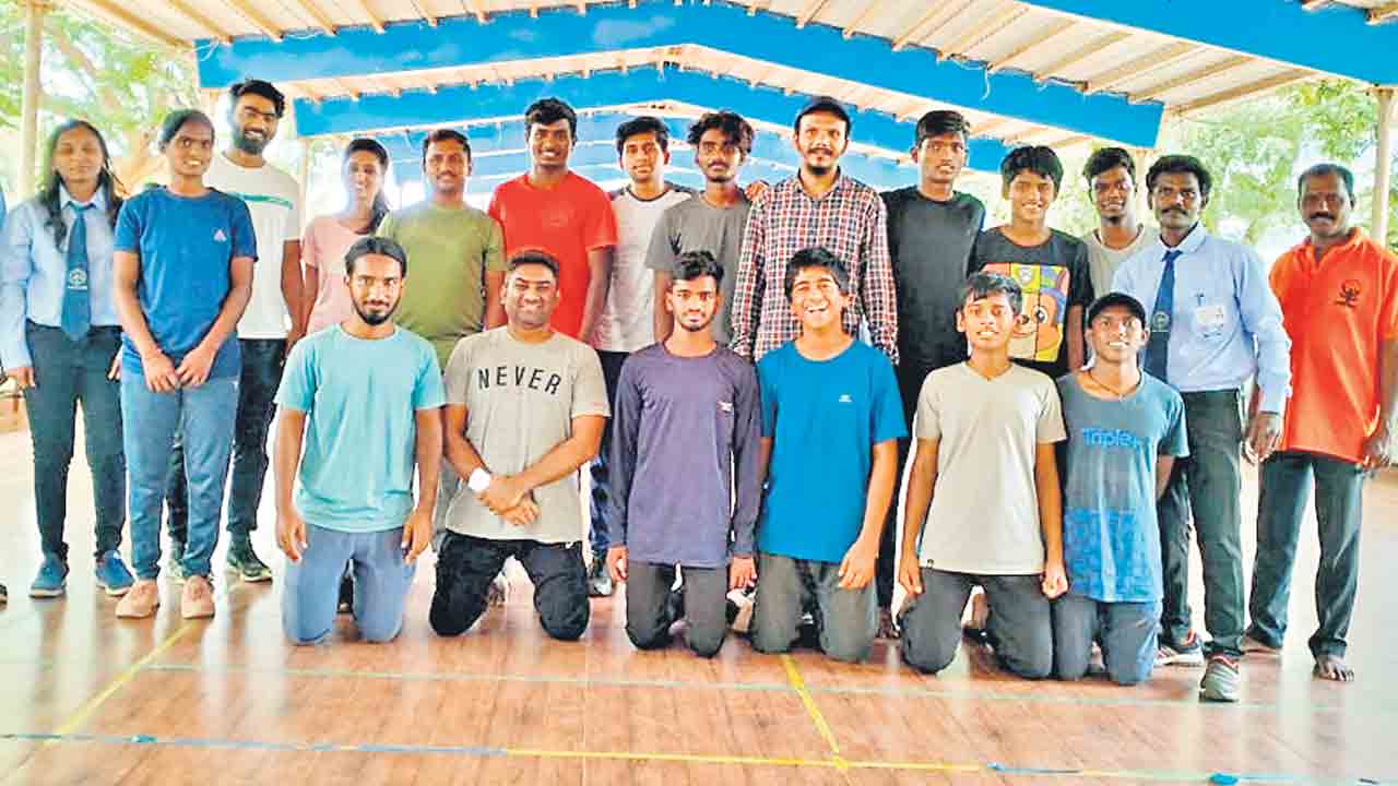 జాతీయ సిలంబం టోర్నీకి 17 మంది