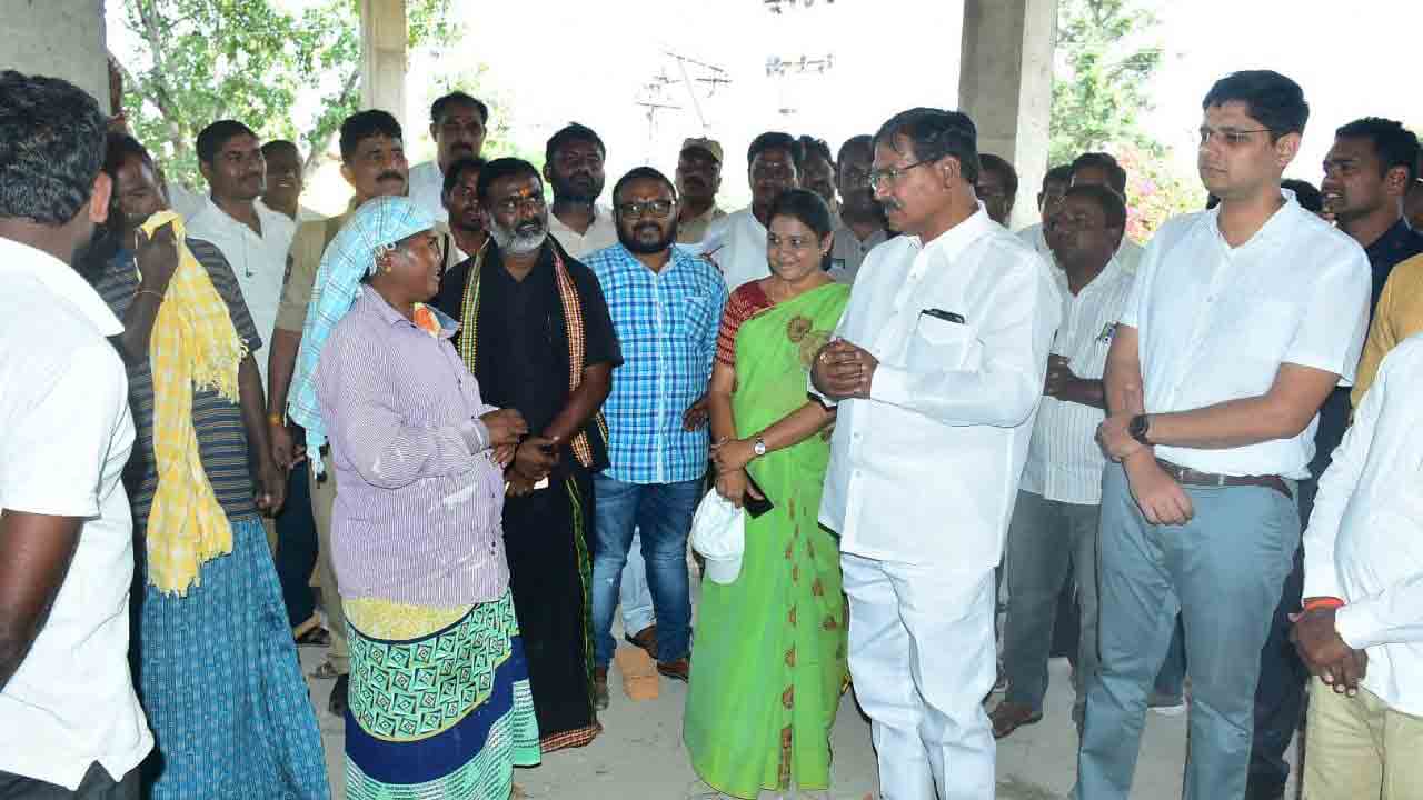 అభివృద్ధిలో ఆదర్శంగా నిలవాలి