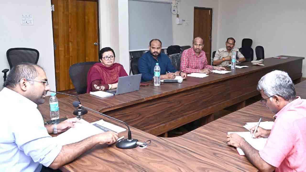 పనులు వేగవంతంగా పూర్తి చేయాలి