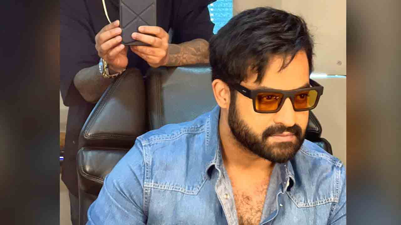ట్రెండీ లుక్‌లో ఎన్టీఆర్‌
