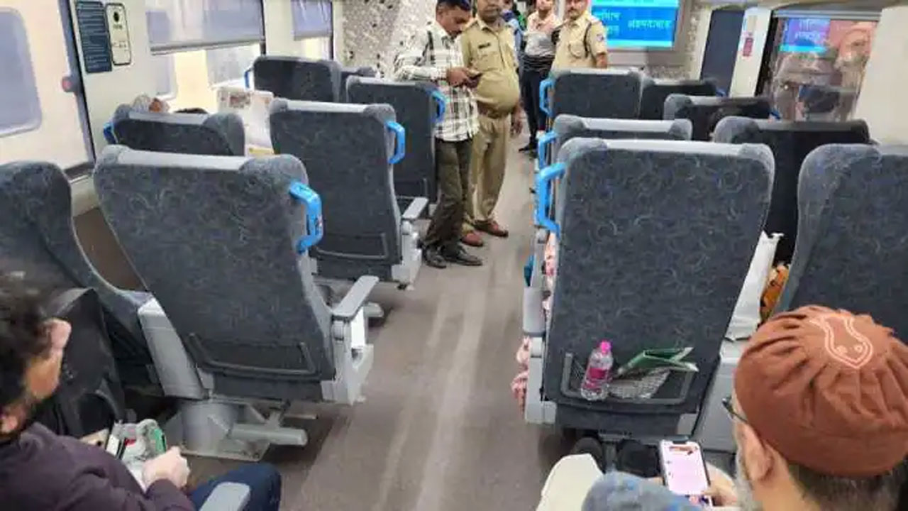 వందేభార‌త్ రైలులో ఓవైసీ.. రాళ్ల‌తో దుండ‌గుల దాడి