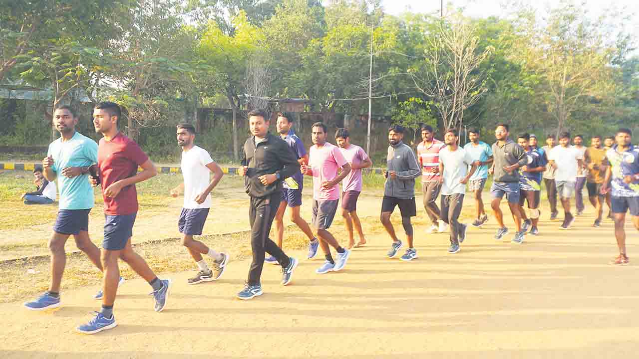 టార్గెట్ పోలీస్