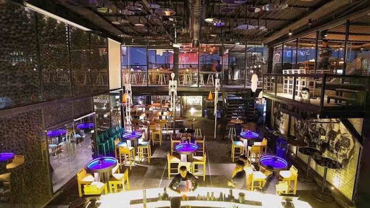 నిబంధనలకు విరుద్ధంగా అమ్నీషియా, ఇన్సోమినియా పబ్‌లు.. కేసు నమోదు