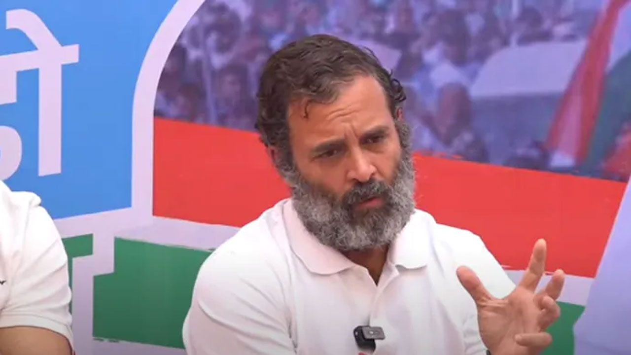 బ్రిటీష‌ర్ల‌కు సావార్క‌ర్ భ‌య‌ప‌డ్డారు: రాహుల్ గాంధీ