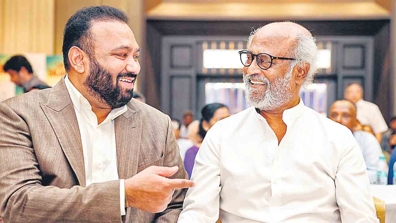 అతిథి పాత్రలో రజనీకాంత్‌