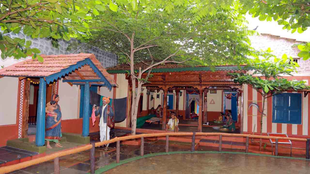 Rangoli Garden | కన్నడిగులు పాతకాలంలో ఎలా ఉండేవాళ్లో ఈ గార్డెన్కి వెళ్లి తెలుసుకోవచ్చు