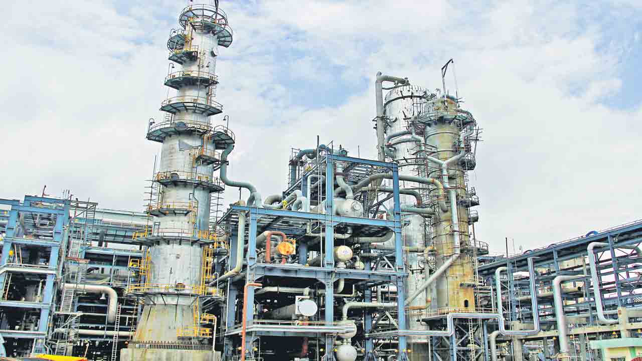 ఆర్‌ఎఫ్‌సీఎల్‌లో తెలంగాణ వాటా 11%