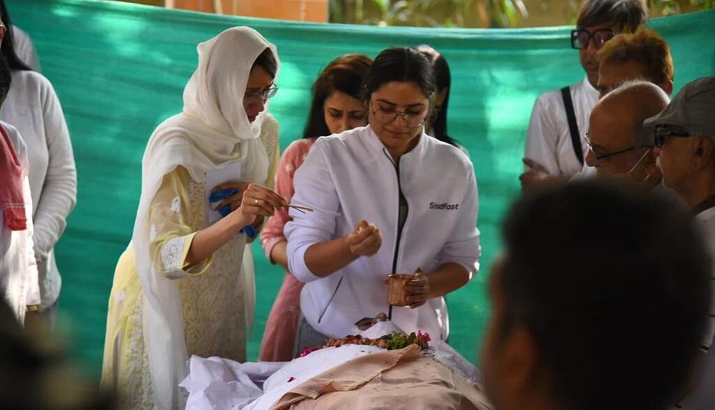 Siddhanth Veer: ముగిసిన సిద్ధాంథ్‌ వీర్ అంత్య‌క్రియ‌లు.. చితికి నిప్పంటించిన కూతురు