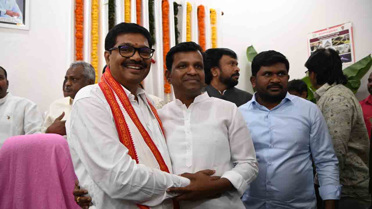 సోమ భరత్‌ బాధ్యతల స్వీకరణ