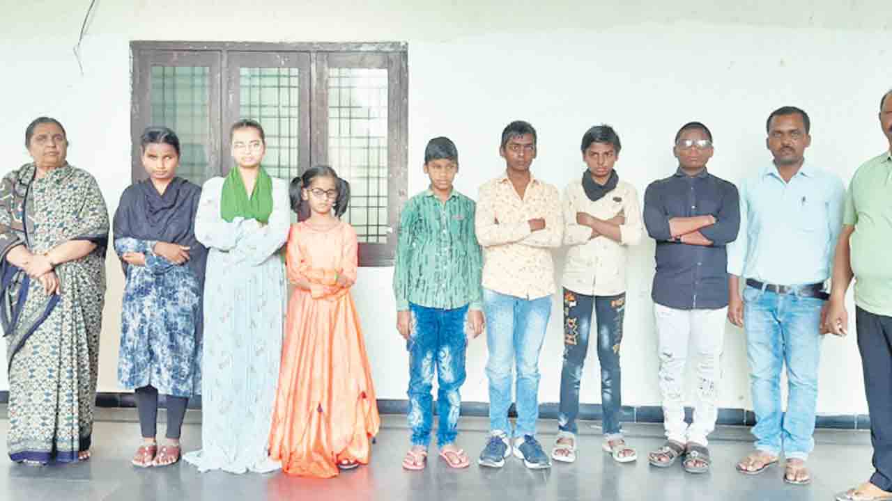 రాష్ట్రస్థాయి పోటీలకు స్నేహ సొసైటీ విద్యార్థుల ఎంపిక