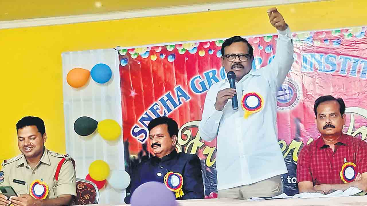 దేశ రక్షణ.. యువత బాధ్యత