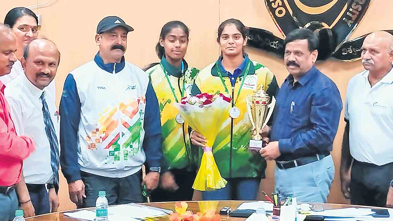 సంజనకు స్వర్ణ పతకం