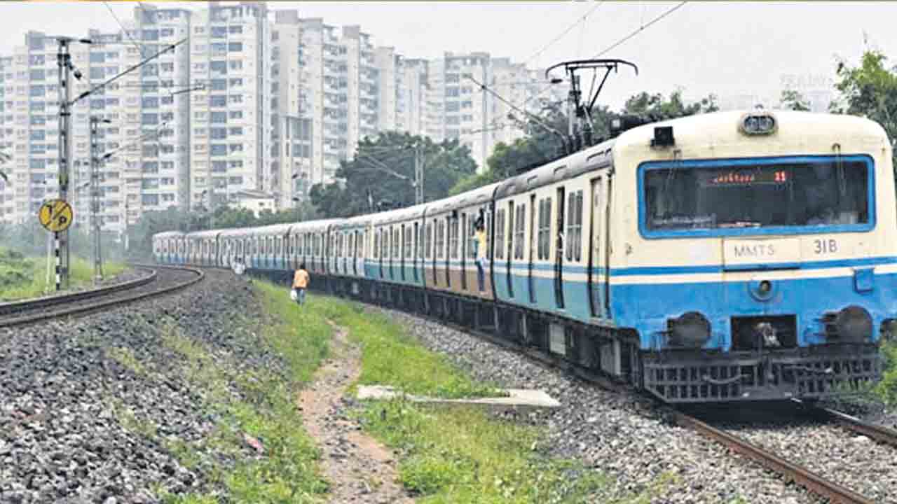 ఎంఎంటీఎస్‌కు రూ.200 కోట్లు