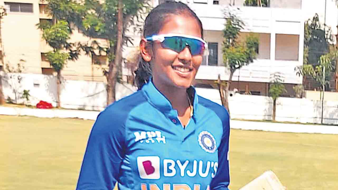 త్రిషకు పిలుపు