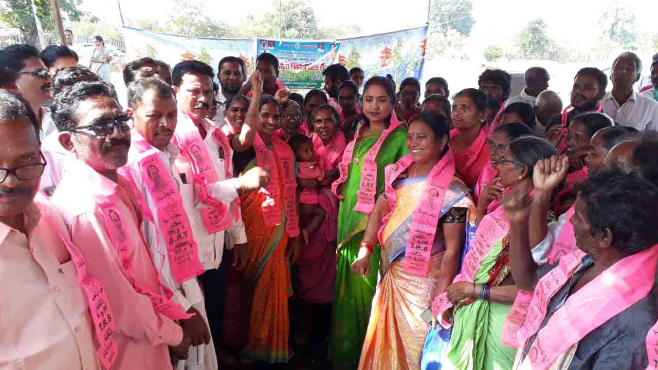 అభివృద్ధిని చూసే టీఆర్‌ఎస్‌లో చేరికలు