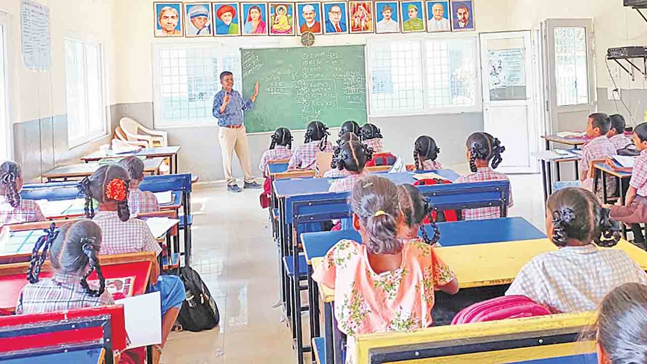 ‘సర్కారు’కే విద్యార్థులు జై