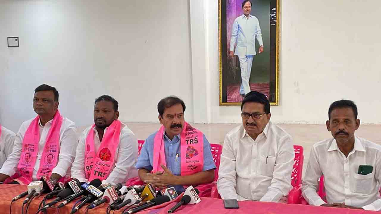 పాదయాత్ర పేరుతో ప్రజలను రెచ్చగొడుతున్న బండి: చీఫ్ విప్ వినయ్ భాస్కర్