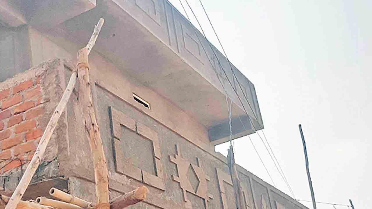 ప్రమాదకరంగా తీగలు