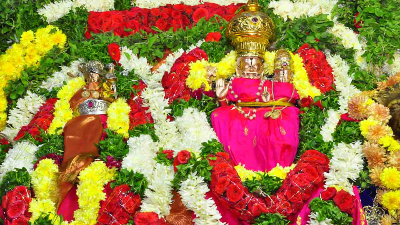 Yadadri | లక్ష్మీనారసింహుడికి తిరువీధి సేవోత్సవం