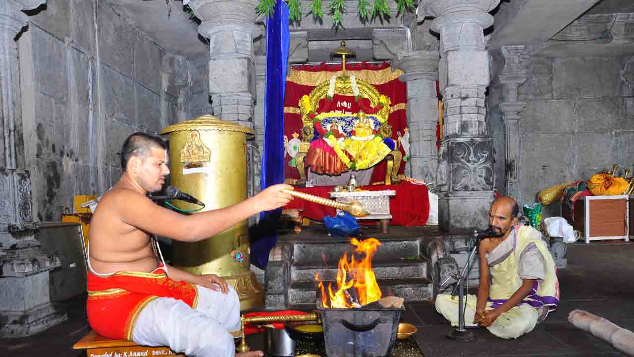 యాదగిరిగుట్టలో వైభవంగా సుదర్శన నారసింహ హోమం