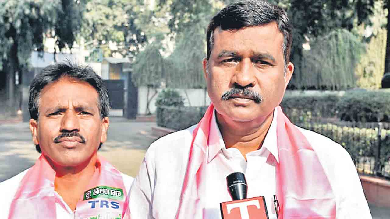 షర్మిల బీజేపీ ఏజెంట్‌