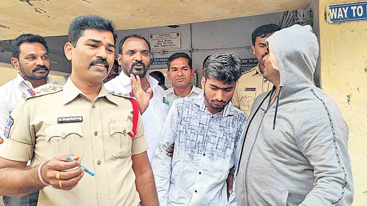 సురేశ్‌ ఆచూకీ లభ్యం