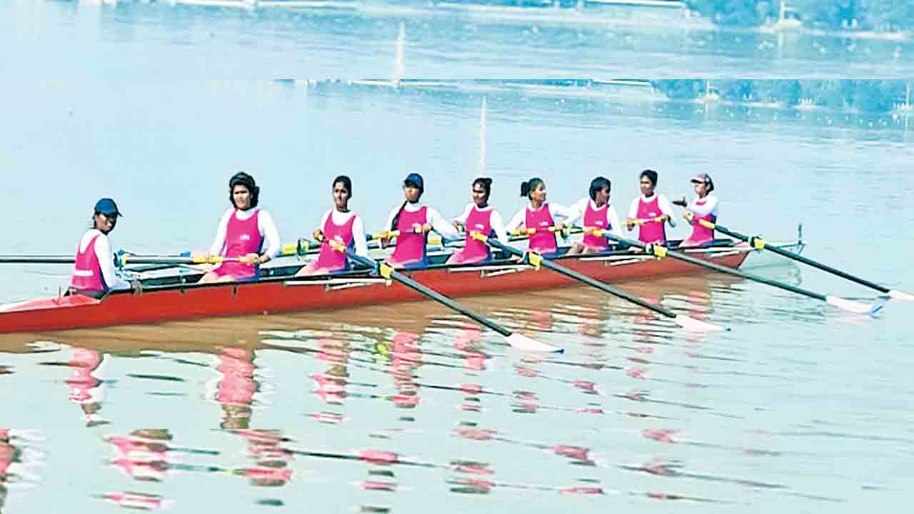 జాతీయ రోయింగ్‌ చాంప్‌లో మెరిసిన తెలంగాణ క్రీడా వనితలు