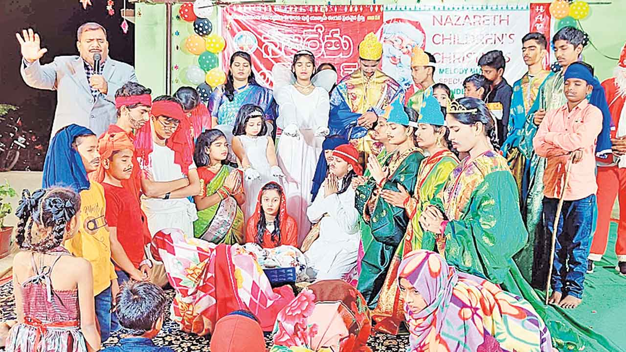 ఘనంగా క్రిస్మస్‌ వేడుకలు