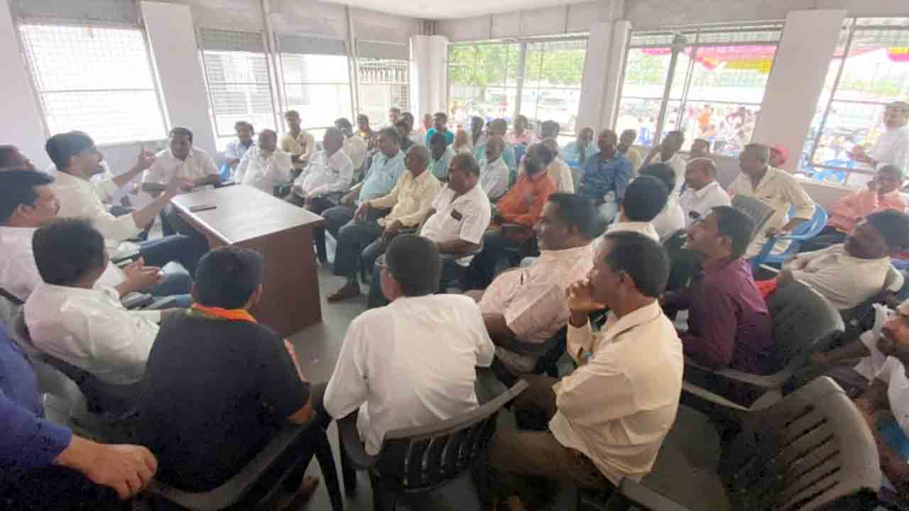 ప్రతి కార్యకర్త పార్టీ పటిష్టతకు కృషి చేయాలి