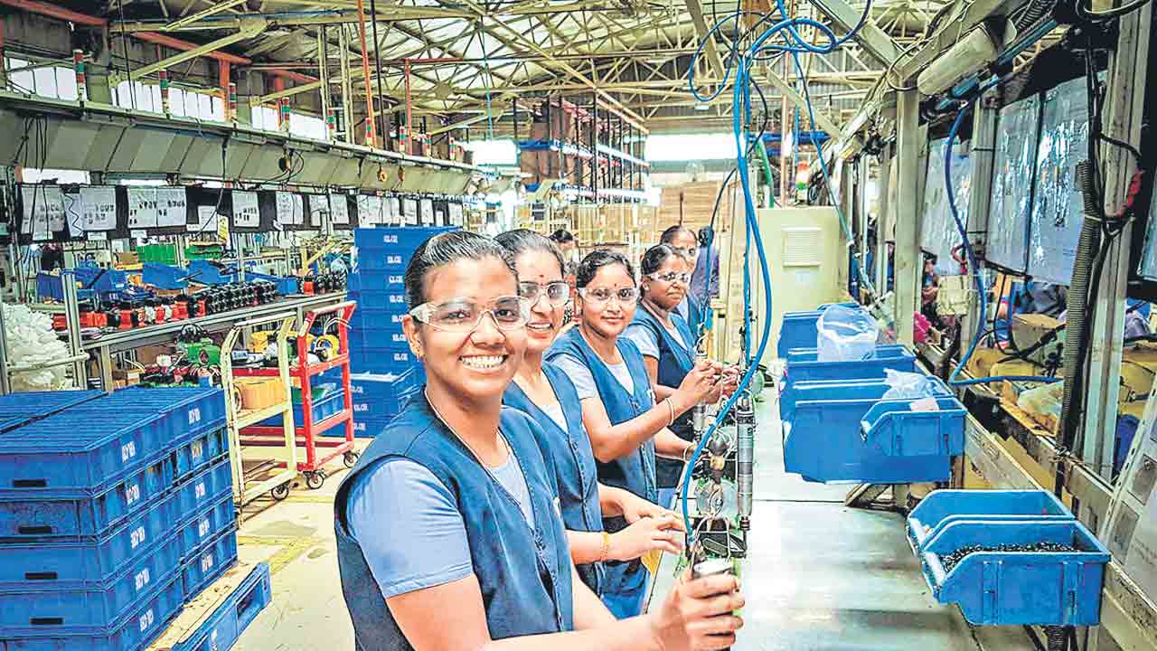 జీడీపీలో మహిళలూ కీలకమే