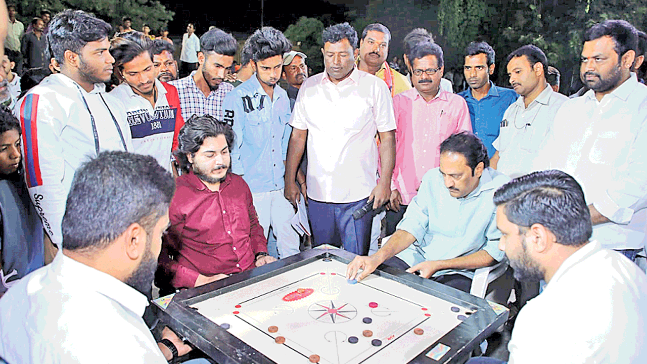 కార్యకర్తలే పార్టీకి కుటుంబ సభ్యులు