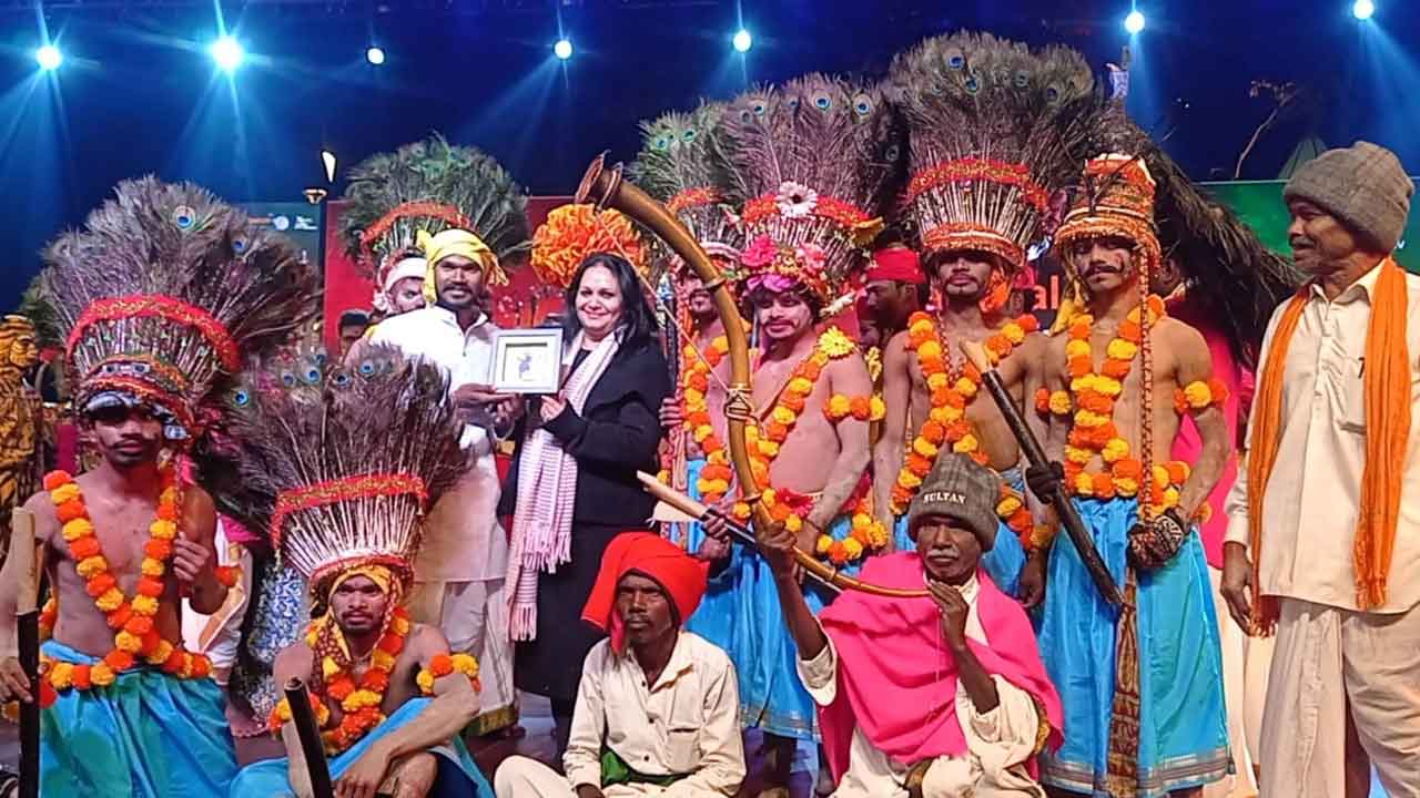 గుస్సాడీ కళాకారులకు జాతీయ అవార్డు