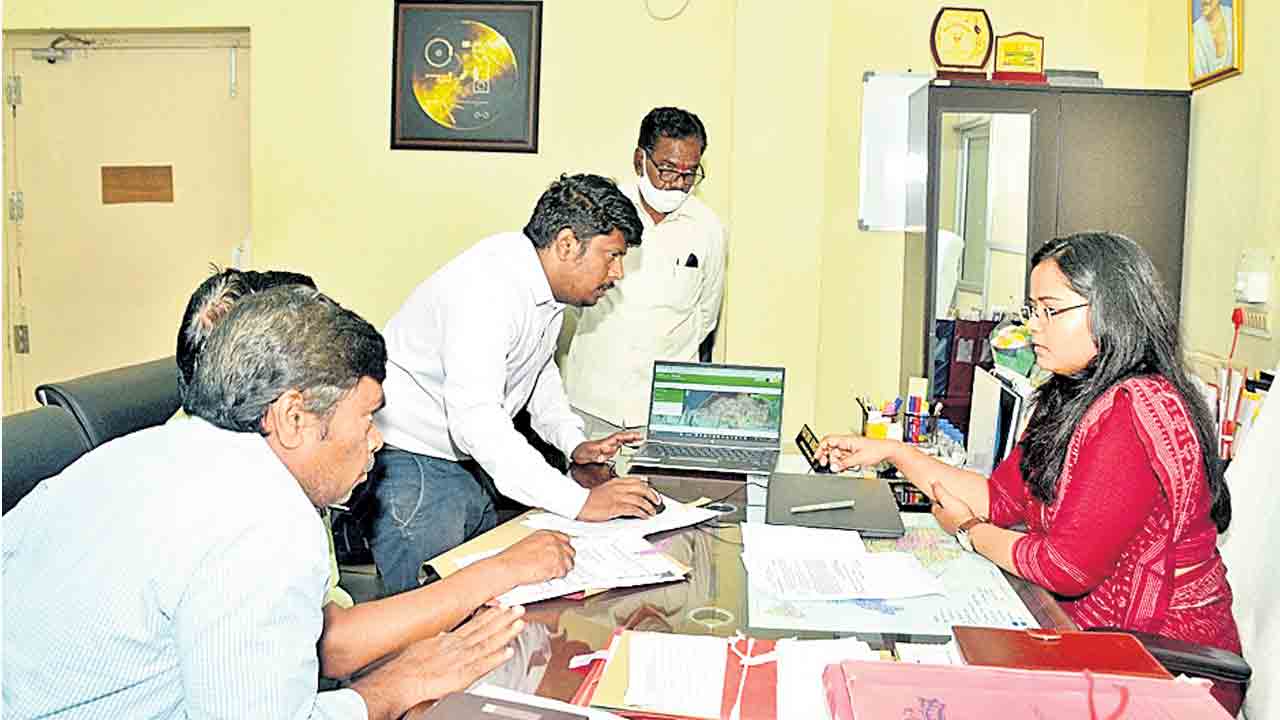 పోచారం ప్రాజెక్టుకు పర్యాటక శోభ