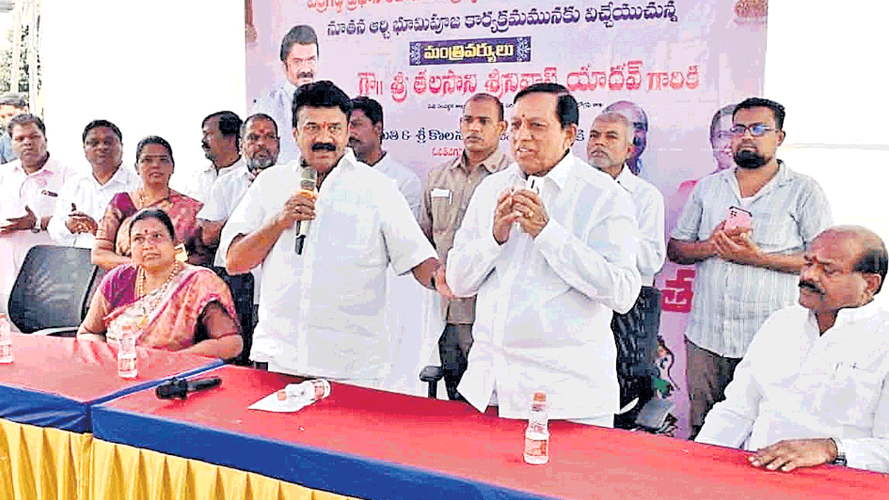 ఆలయాల అభివృద్ధికి పెద్దపీట