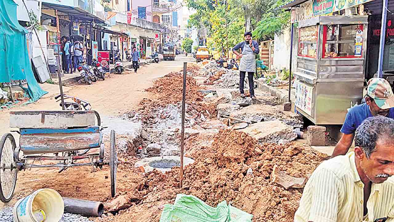 ఊపందుకున్న అభివృద్ధి పనులు