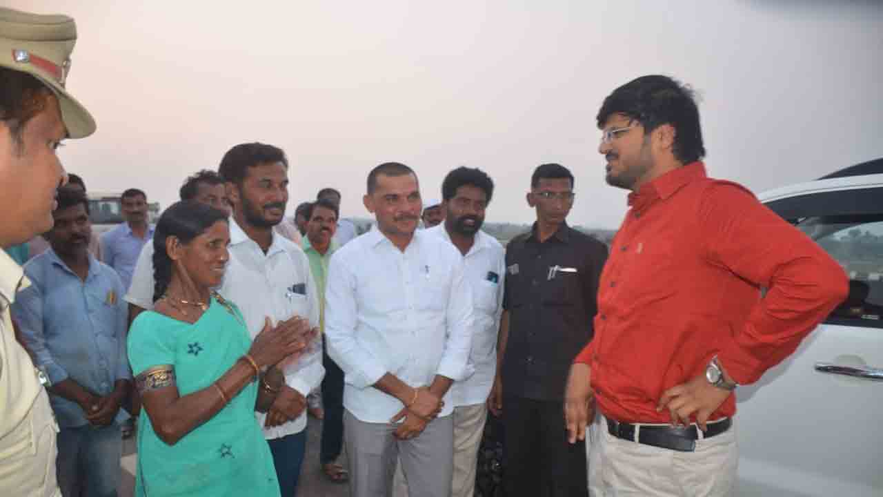 ఆక్రమించిన ప్రభుత్వ భూమిని రికవరీ చేయాలి