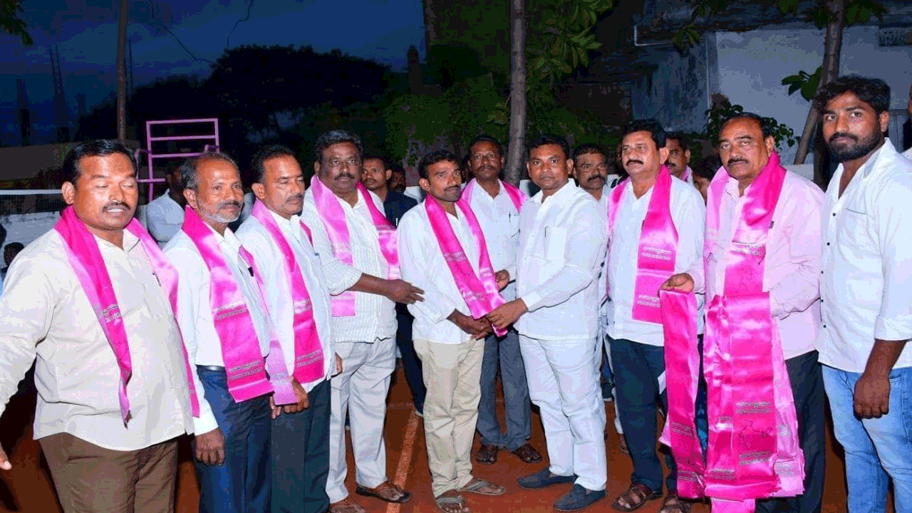 అభివృద్ధిని చూసి బీఆర్‌ఎస్‌లో చేరికలు