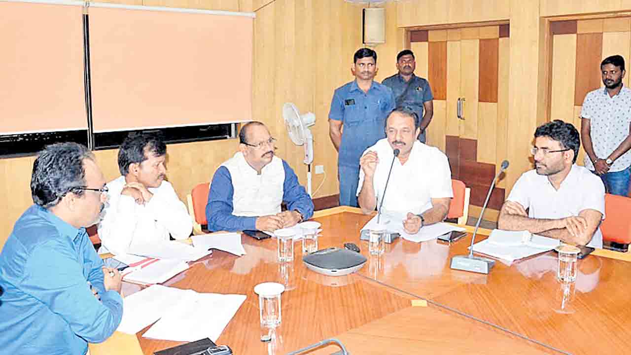 అక్రమ డంపింగ్‌ను అరికట్టేందుకు..