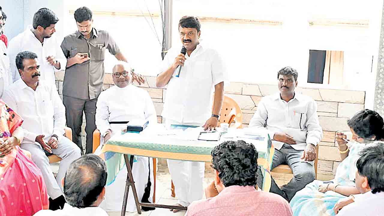 చర్చిలు, గ్రేవ్‌యార్డ్‌ల అభివృద్ధికి చర్యలు